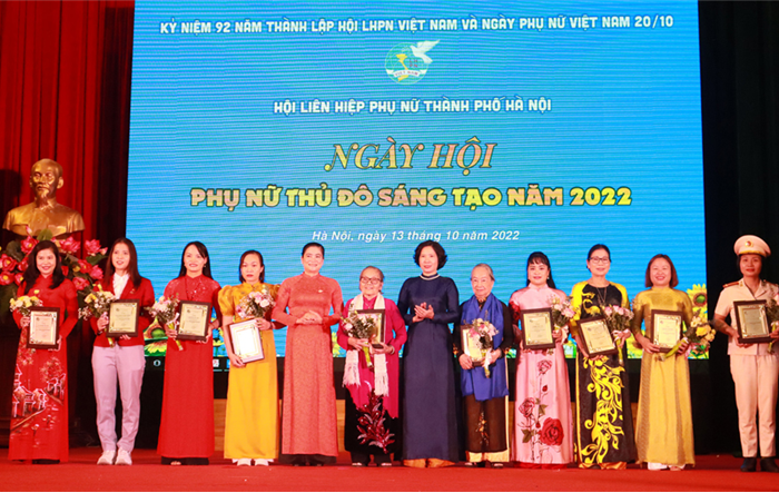 Hội Liên hiệp Phụ nữ thành phố tôn vinh 10 phụ nữ Thủ đô tiêu biểu năm 2022