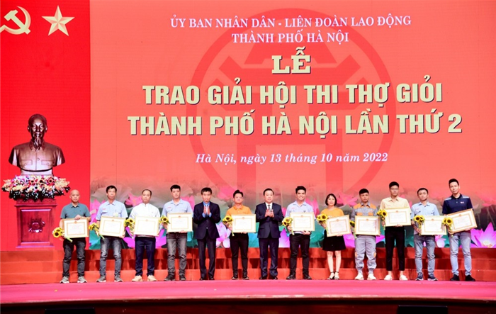 Thành phố Hà Nội tôn vinh 10 doanh nghiệp tiêu biểu vì người lao động