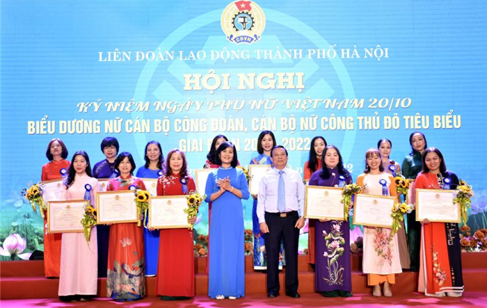 Liên đoàn Lao động thành phố biểu dương 60 nữ cán bộ Công đoàn, cán bộ Nữ công tiêu biểu giai đoạn 2017-2022