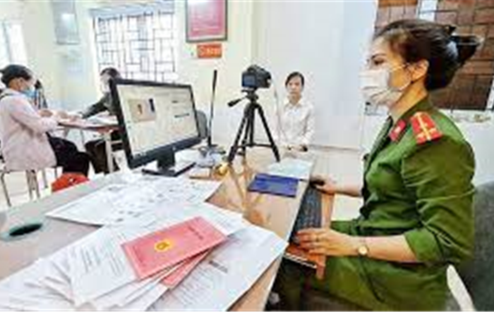 Thành phố Hà Nội đẩy mạnh công tác thu nhận hồ sơ định danh điện tử 