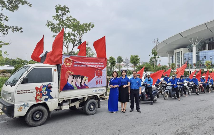 Thành phố Hà Nội hưởng ứng Ngày Pháp luật Việt Nam