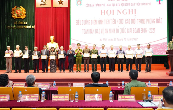 Thành phố Hà Nội: Biểu dương điển hình tiên tiến người cao tuổi trong phong trào toàn dân bảo vệ an ninh Tổ quốc