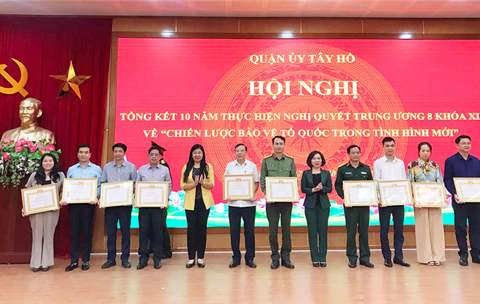Quận uỷ Tây Hồ tổng kết 10 năm thực hiện Nghị quyết Trung ương 8, khóa XI