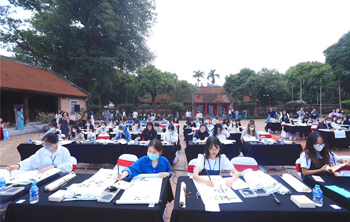 Thi viết “Danh ngôn của Chủ tịch Hồ Chí Minh trên thư pháp Hàn Quốc”