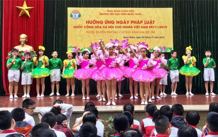 Ngành Giáo dục Thủ đô hưởng ứng Ngày Pháp luật nước Cộng hòa xã hội chủ nghĩa Việt Nam