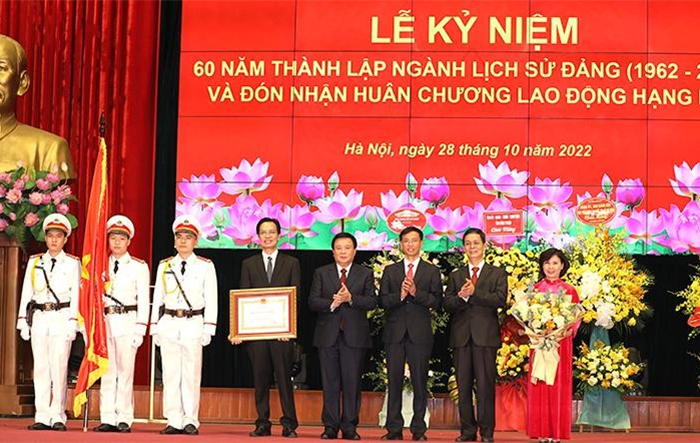 Nâng cao chất lượng nghiên cứu, giáo dục lịch sử Đảng để bảo vệ nền tảng tư tưởng của Đảng