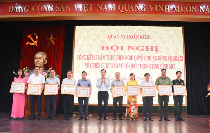Quận uỷ Hoàn Kiếm tổng kết 10 năm thực hiện Nghị quyết Trung ương 8 (khóa XI)