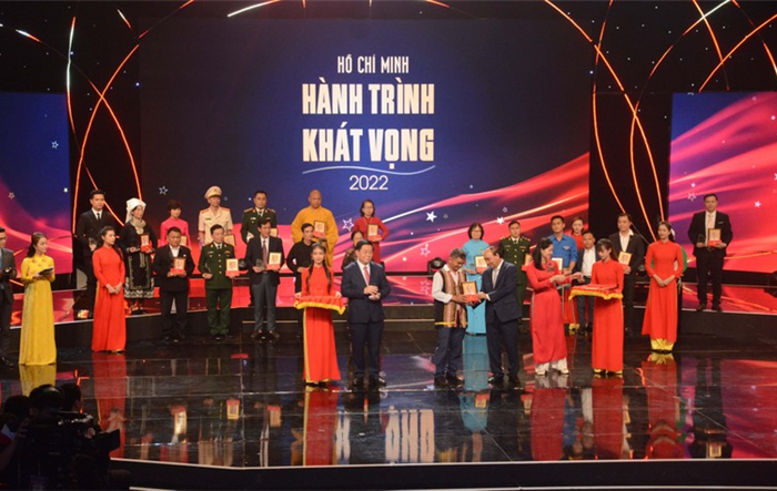 “Hồ Chí Minh - Hành trình khát vọng 2022”