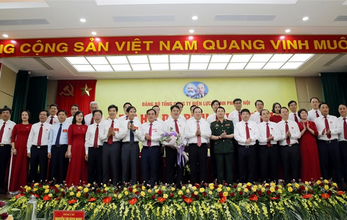 Đảng bộ Tổng Công ty Điện lực thành phố Hà Nội tăng cường xây dựng, chỉnh đốn Đảng về đạo đức theo tinh thần Đại hội XIII
