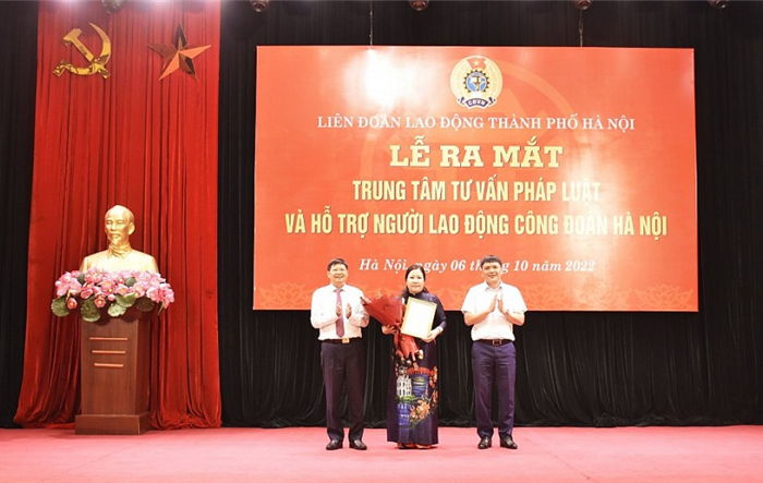 Ra mắt Trung tâm Tư vấn pháp luật và hỗ trợ người lao động Công đoàn Hà Nội