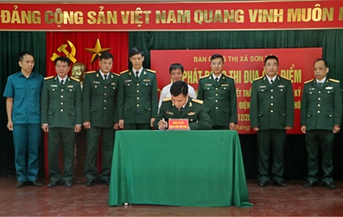 Thị xã Sơn Tây phát động đợt thi đua cao điểm kỷ niệm 50 năm Chiến thắng “Hà Nội - Điện Biên Phủ trên không”