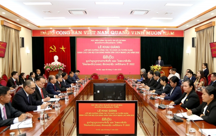 Tăng cường hợp tác Việt Nam - Lào về đào tạo, bồi dưỡng cán bộ