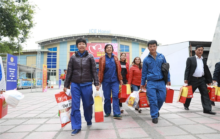 Chợ Tết Công đoàn Hà Nội năm 2023: 5.000 người lao động khó khăn được tặng phiếu mua sắm