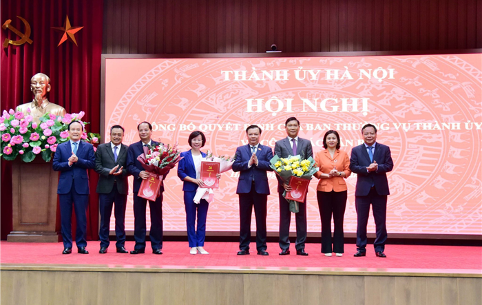 Công bố 3 quyết định về công tác cán bộ của Ban Thường vụ Thành ủy Hà Nội