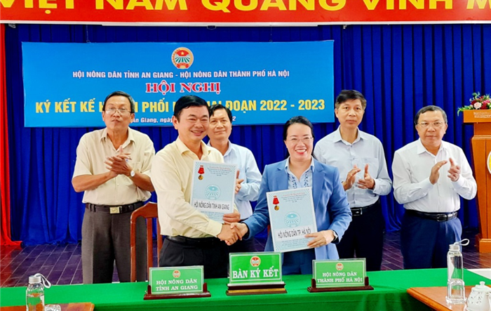Hội Nông dân tỉnh An Giang ký kết chương trình phối hợp hoạt động với Hội Nông dân thành phố Hà Nội