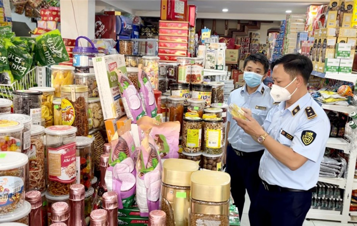 Tăng cường công tác chống buôn lậu, gian lận thương mại