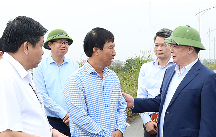 Kiểm tra thực địa Dự án đường Vành đai 4 - Vùng Thủ đô, Bí thư Thành ủy Đinh Tiến Dũng nhấn mạnh: Khâu “trọng điểm của trọng điểm”, phải đi trước  