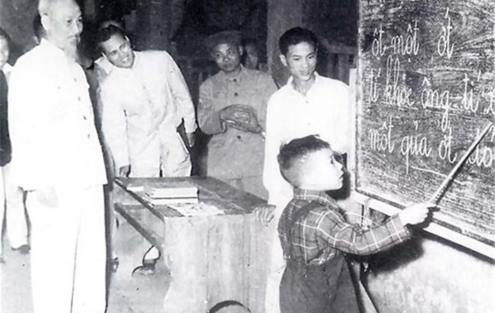 Phát triển đội ngũ nhà giáo theo tư tưởng Hồ Chí Minh