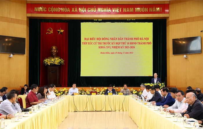 Chủ tịch HĐND thành phố Nguyễn Ngọc Tuấn tiếp xúc cử tri quận Hoàn Kiếm