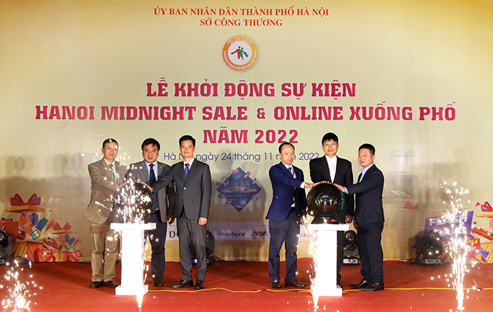 Khởi động sự kiện “Hà Nội đêm không ngủ - Ha Noi Midnight Sale” và “Online xuống phố” 