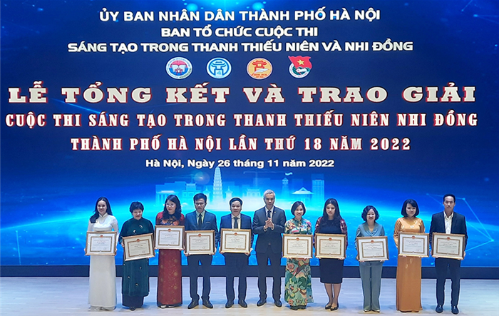 Lễ trao giải "Cuộc thi sáng tạo của thanh thiếu niên, nhi đồng thành phố Hà Nội" lần thứ 18 năm 2022