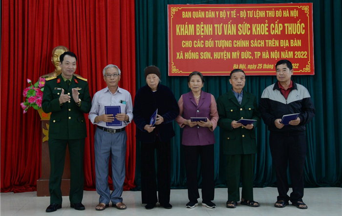 Bộ Tư lệnh Thủ đô Hà Nội: Quan tâm khám bệnh, tư vấn sức khỏe, cấp thuốc cho các đối tượng chính sách