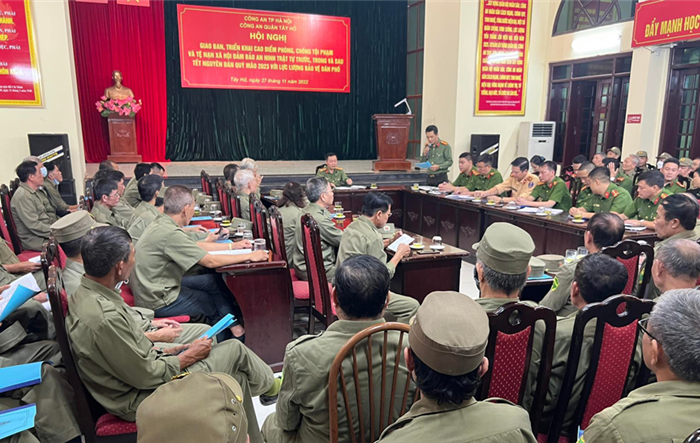 Công an quận Tây Hồ triển khai bảo đảm an ninh trật tự trước, trong và sau Tết Nguyên đán Quý Mão 2023