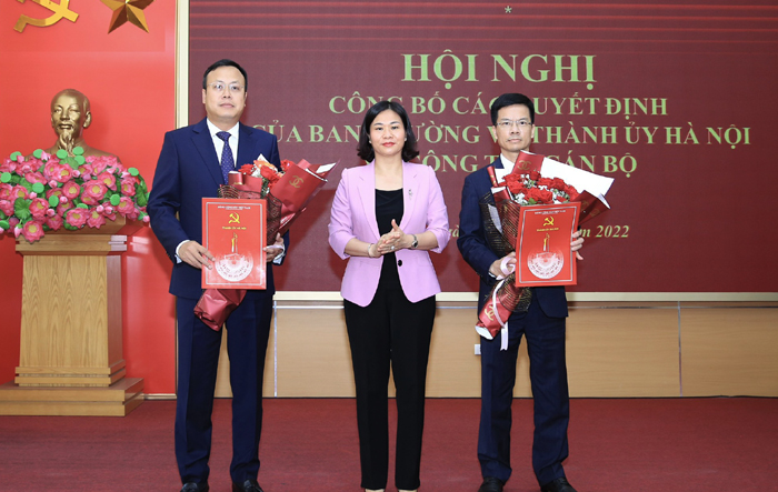 Công bố các quyết định về công tác cán bộ tại Sở Tài nguyên và Môi trường, huyện Sóc Sơn, Liên đoàn Lao động Thành phố