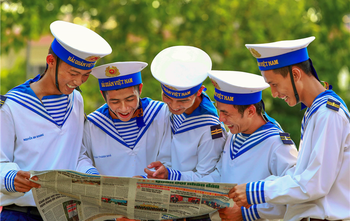 Vai trò của phương tiện công tác tư tưởng trong đấu tranh ngăn chặn quan điểm sai trái, thù địch