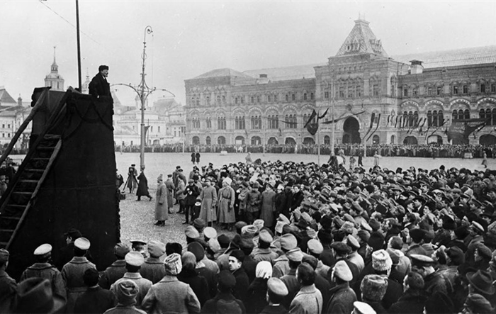 Kỷ niệm 105 năm Cách mạng Tháng Mười Nga (7/11/1917-7/11/2022): Cách mạng Tháng Mười mở ra con đường giải phóng và phát triển trên thế giới ngày nay
