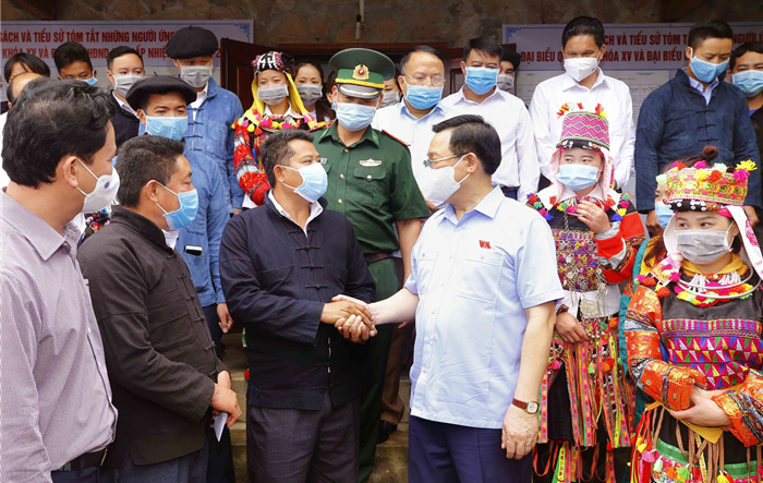 Tư tưởng Hồ Chí Minh về xây dựng, chỉnh đốn Đảng và hệ thống chính trị trong sạch, vững mạnh gắn với phát huy sức mạnh, quyền làm chủ của nhân dân - Giá trị và định hướng vận dụng trong thực tiễn