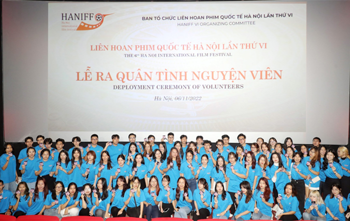 Lễ ra quân tình nguyện viên Liên hoan phim quốc tế Hà Nội lần thứ VI