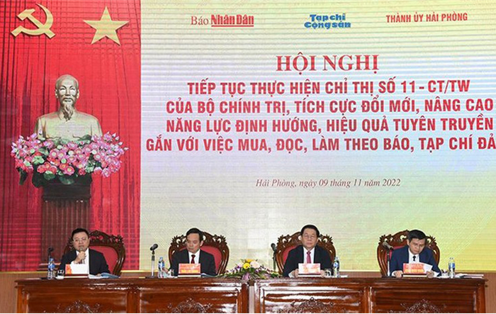 Nâng cao hiệu quả định hướng, tuyên truyền gắn với mua, đọc, làm theo báo, tạp chí của Đảng
