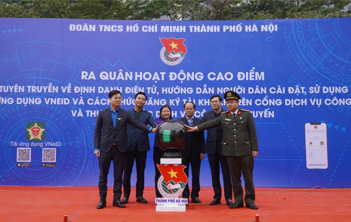 Đoàn Thanh niên thành phố Hà Nội: Ra quân hoạt động cao điểm tuyên truyền về định danh điện tử và thực hiện các dịch vụ công trực tuyến