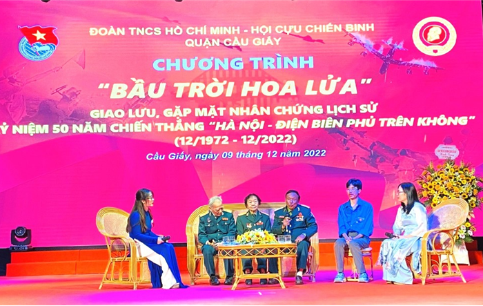 “Bầu trời hoa lửa” lan toả giá trị lịch sử, tô đậm truyền thống hào hùng