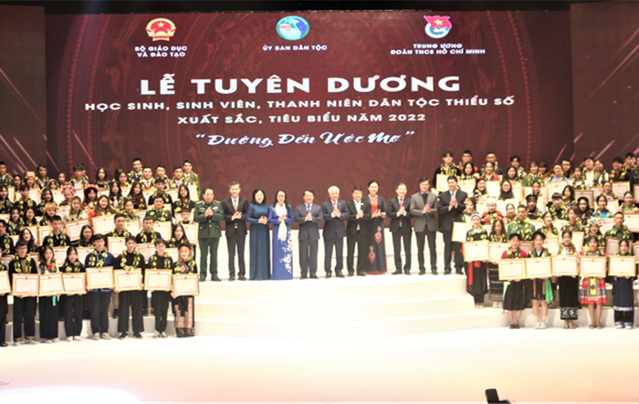 Tuyên dương 142 học sinh, sinh viên, thanh niên dân tộc thiểu số xuất sắc, tiêu biểu năm 2022