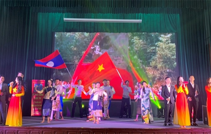 20h tối nay truyền hình trực tiếp Chương trình nghệ thuật đặc biệt "Tình Việt - Lào"
