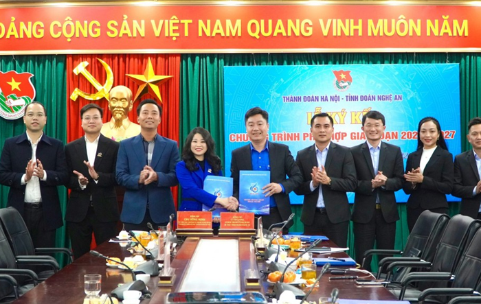 Lễ ký kết chương trình phối hợp giữa Thành đoàn Hà Nội và Tỉnh đoàn Nghệ An
