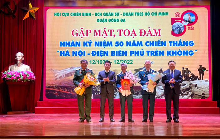 Quận Đống Đa: Giao lưu với các nhân chứng lịch sử “Hà Nội - Điện Biên Phủ trên không”