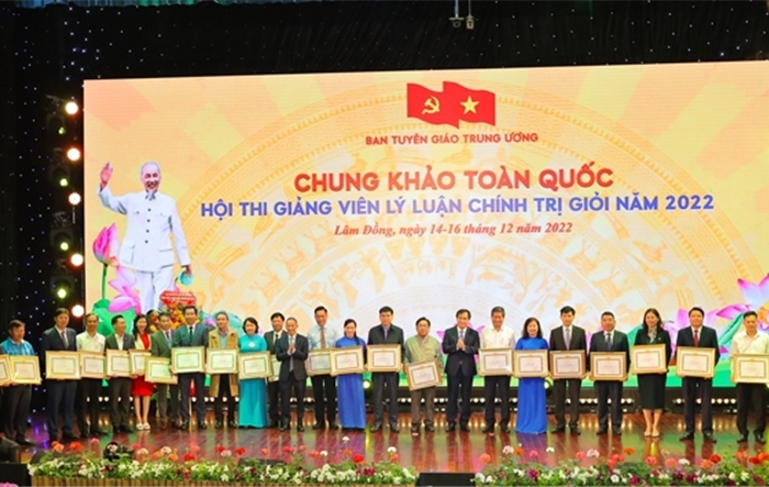 Thí sinh Hà Nội đoạt giải Nhì Chung khảo toàn quốc Hội thi giảng viên lý luận chính trị giỏi năm 2022