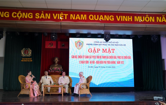 Công an thành phố Hà Nội kỷ niệm 50 năm chiến thắng "Hà Nội - Điện Biên Phủ trên không"