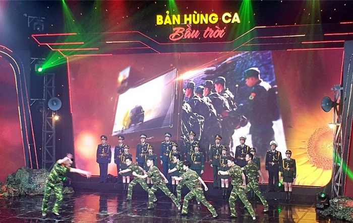 Lắng đọng chương trình “Bản hùng ca bầu trời”
