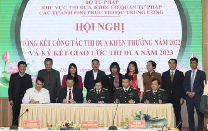 Khu vực thi đua khối cơ quan Tư pháp các thành phố trực thuộc Trung ương ký kết giao ước thi đua năm 2023