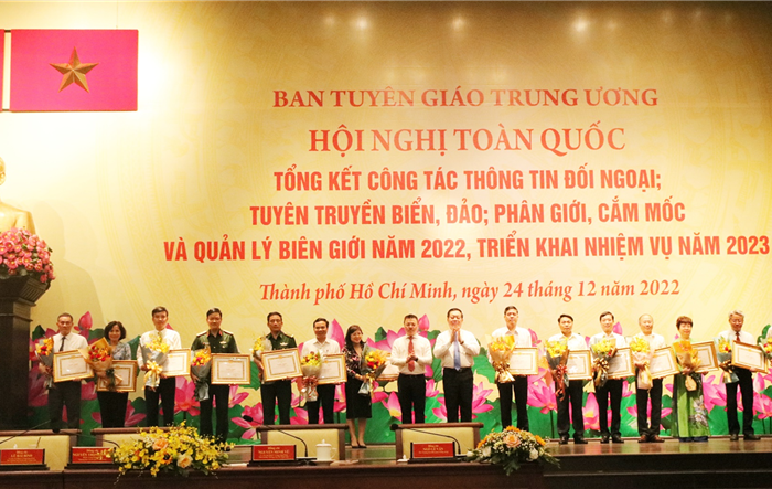 Đổi mới, đa dạng hóa phương thức thông đối ngoại