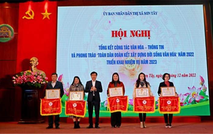 Thị xã Sơn Tây tổng kết phong trào “Toàn dân đoàn kết xây dựng đời sống văn hoá” năm 2021