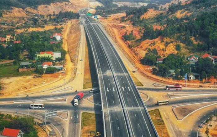 Công điện của Thủ tướng Chinh phủ chỉ đạo đẩy nhanh tiến độ triển khai các dự án đường bộ cao tốc quan trọng quốc gia, trọng điểm