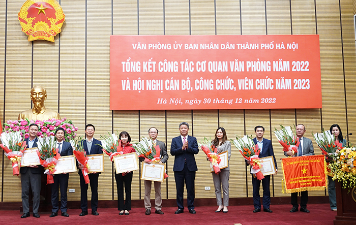 Văn phòng UBND thành phố phát huy tinh thần 5 rõ "Rõ người, rõ việc, rõ quy trình, rõ trách nhiệm và rõ hiệu quả"