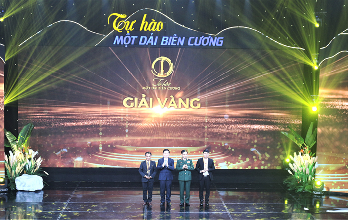 Lễ trao giải cuộc thi Ảnh nghệ thuật cấp quốc gia ''Tự hào một dải biên cương''