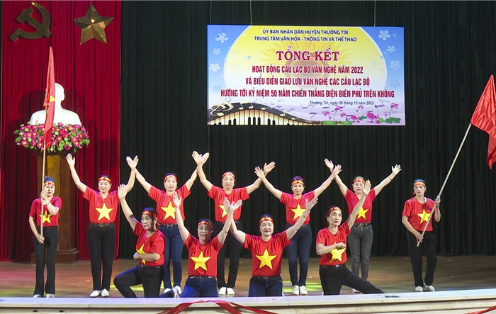 Chương trình văn nghệ chào mừng kỷ niệm 50 năm chiến thắng "Hà Nội - Điện Biên Phủ trên không"