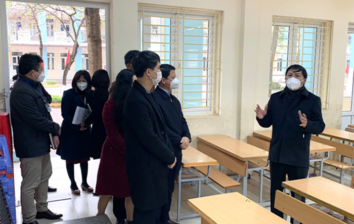 Bí thư Huyện ủy Mê Linh kiểm tra công tác phòng, chống dịch trên địa bàn Huyện 
